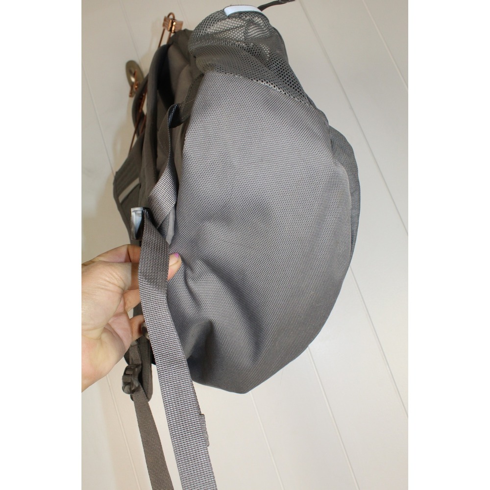The North Face Pivoter Everyday Laptop Backpack Mid Grey Dark Heather/TNF Black - Picture 7 of 12